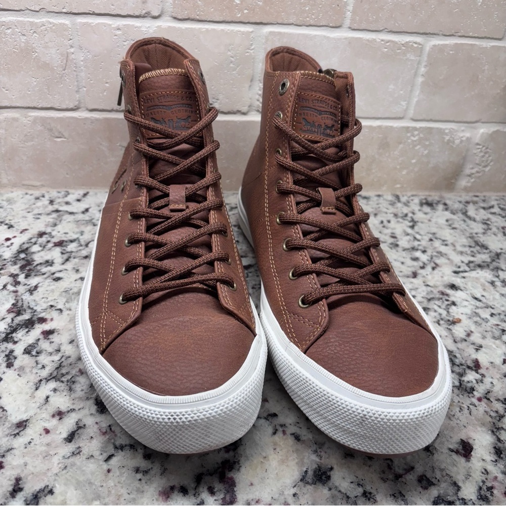 Levi's Men's Brown High-Top Sneakers